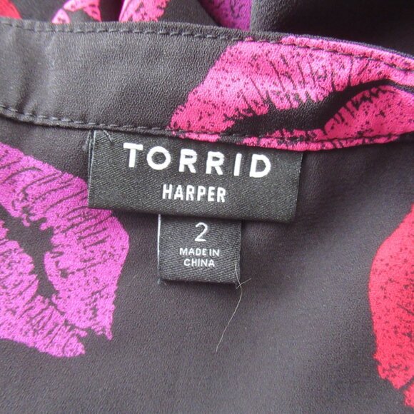 Torrid Harper Top 2 2X Black Pink Lip Print Popover 3/4 Sleeve Plus Size - Picture 6 of 7